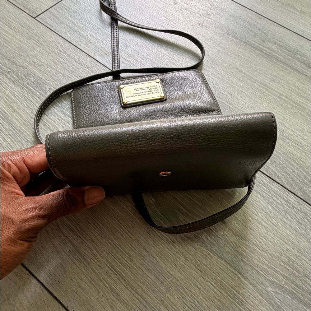 Marc by Marc Jacobs Gray Leather Wallet Crossbody - Picture 8 of 9